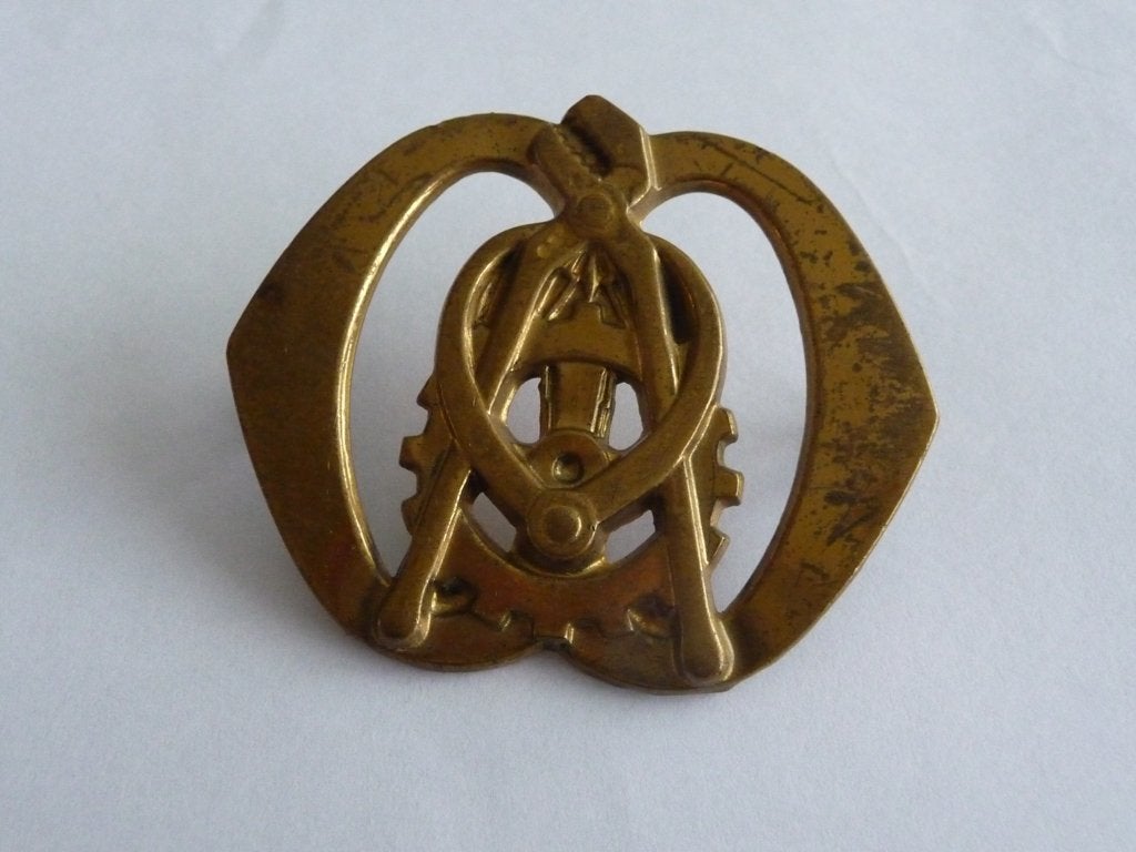 oude baret embleem -TECHNISCHE DIENST -Bevestiging dmv oogje, Ophalen of Verzenden, Landmacht, Nederland, Embleem of Badge