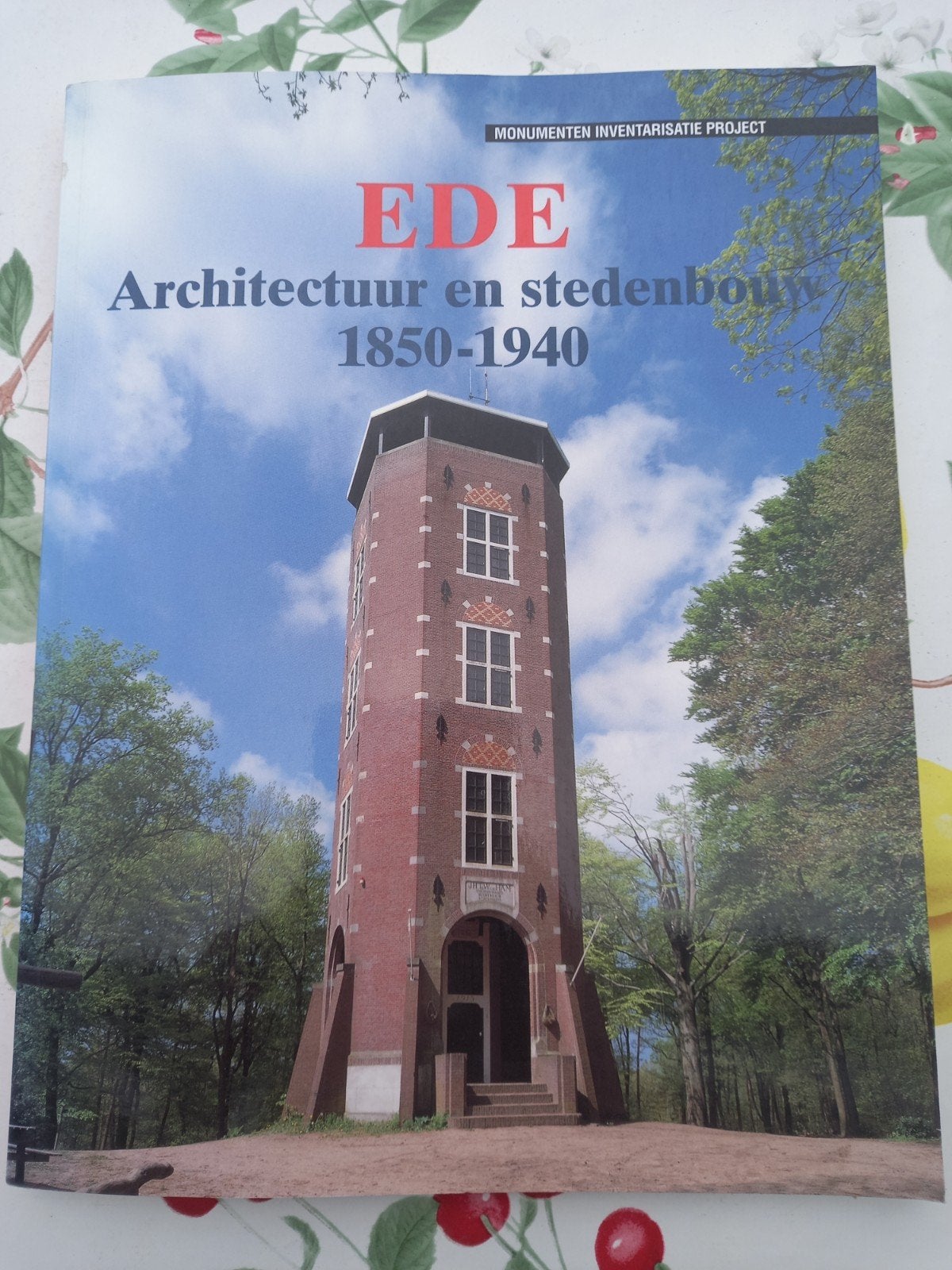M5 P. Opmeer - Ede architectuur en stedenbouw, Ophalen of Verzenden, Zo goed als nieuw, Architecten, P. Opmeer