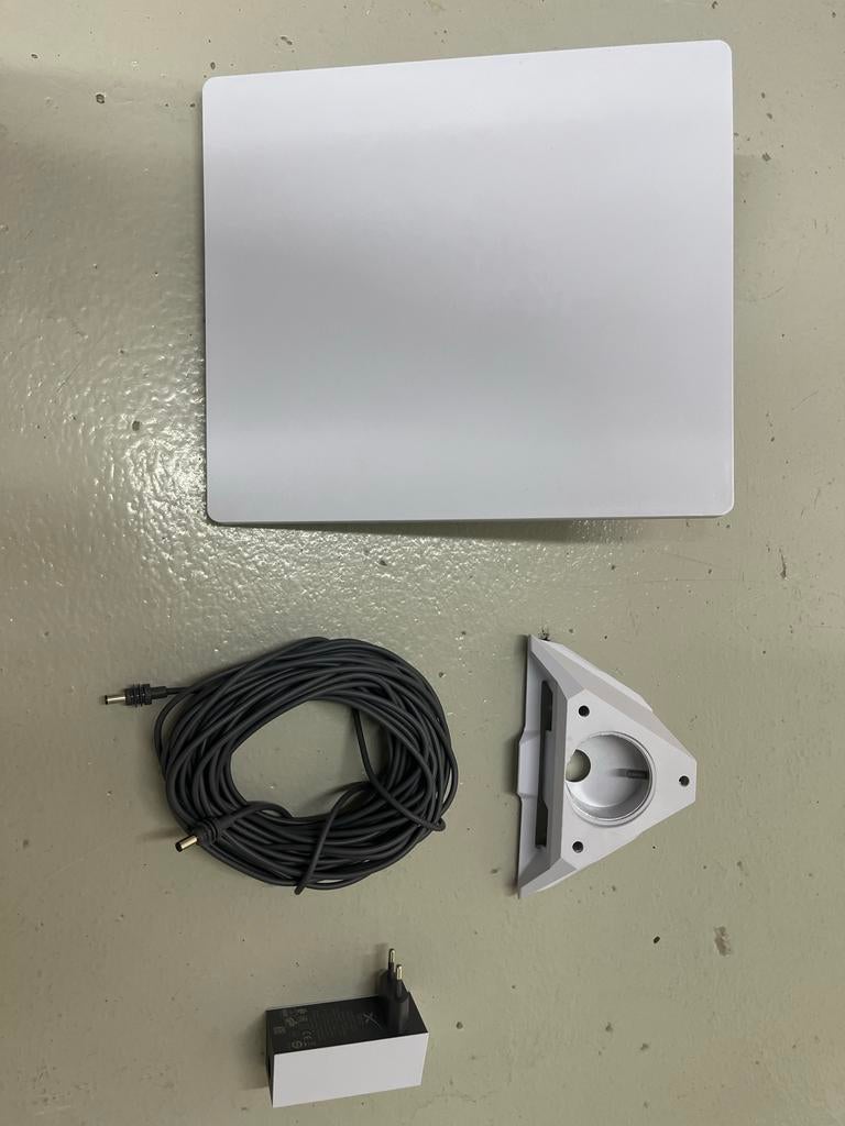 Starlink Mini met pipe adapter, netvoeding en net adapter, Ophalen of Verzenden, Zo goed als nieuw, 50 tot 200 watt