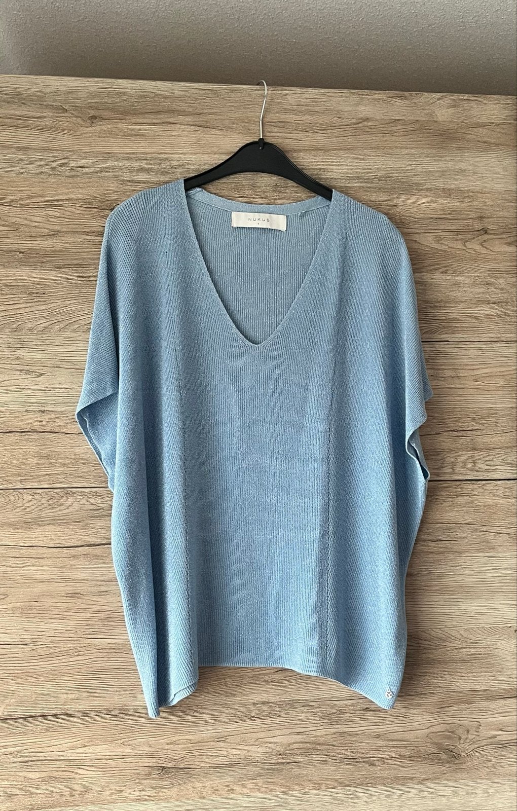 Nukus Dinatop Lichtblauw  L met glittertje blauw Top shirt, Kleding | Dames, Blauw, Maat 42/44 (L), Ophalen of Verzenden, Zo goed als nieuw