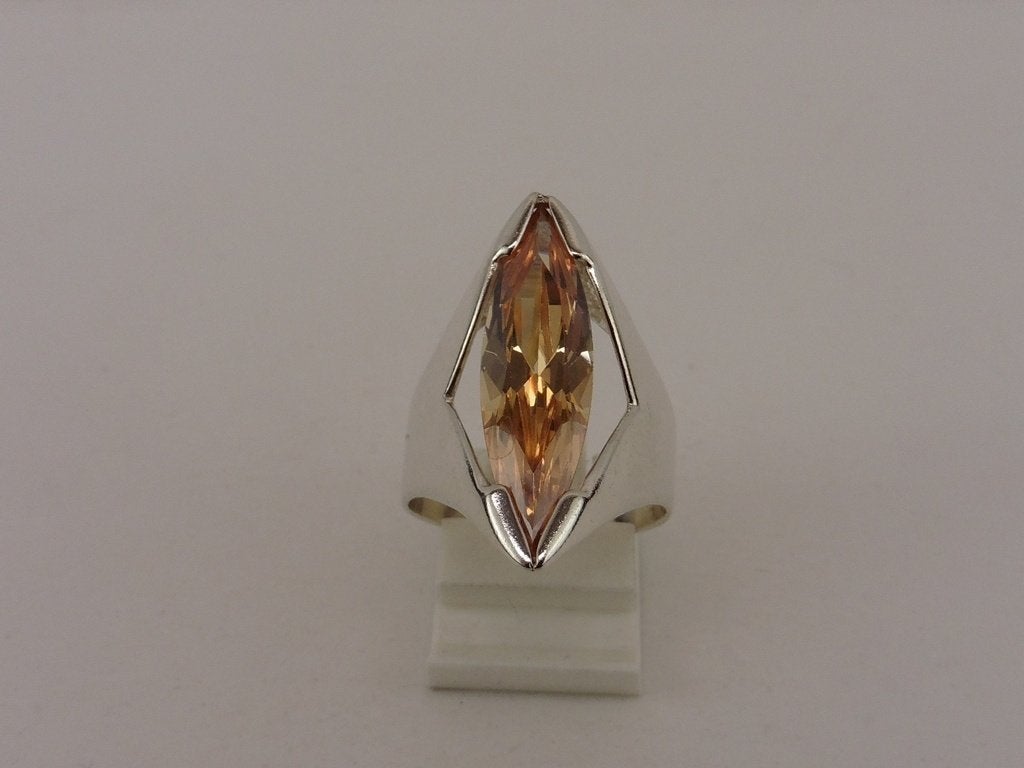 Zilveren damesring met zirkonia                          Z89, Sieraden, Tassen en Uiterlijk, Ringen, Gebruikt, ., Oranje, Ophalen of Verzenden