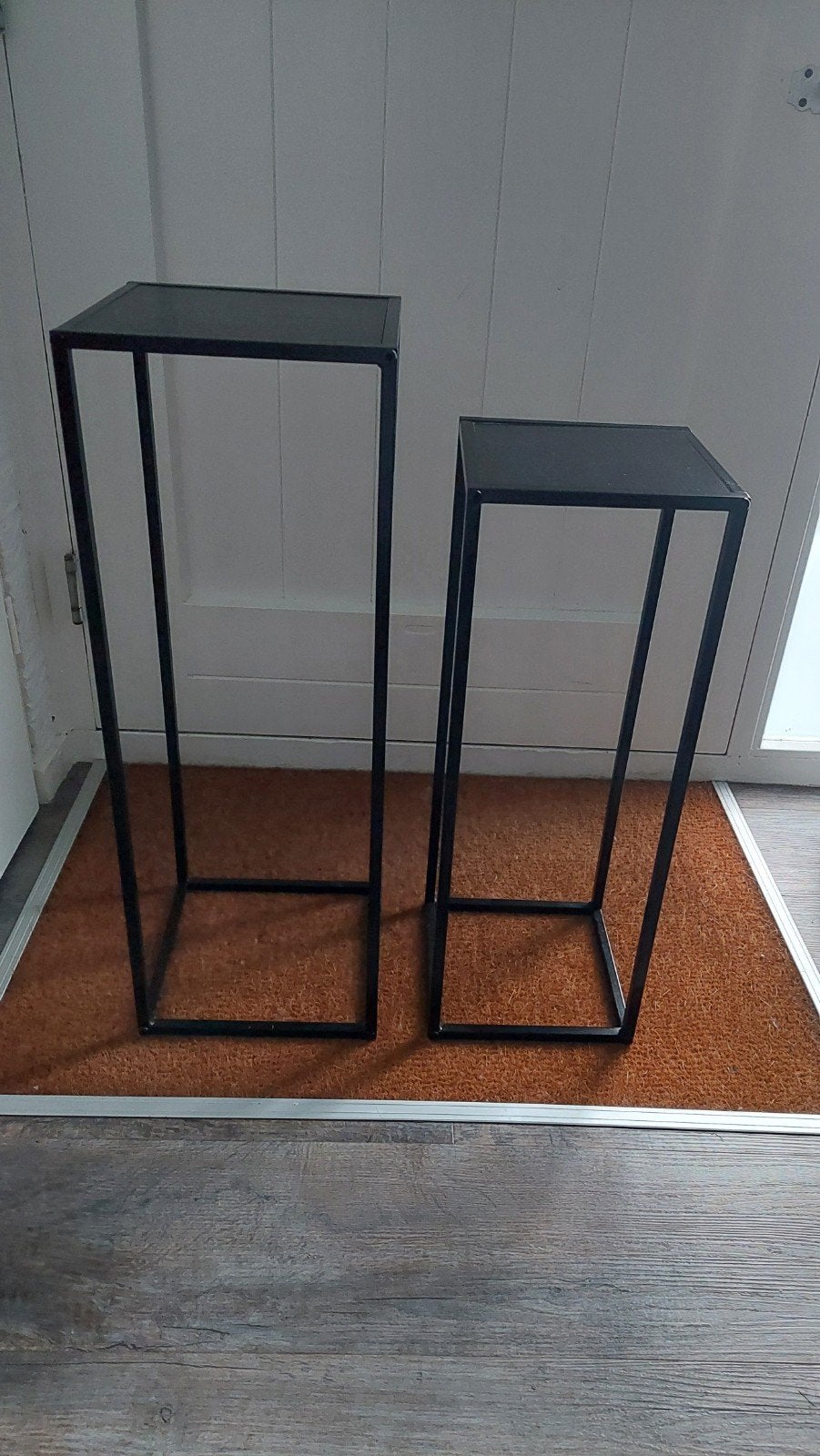 set van 2 bijzettafeltjes, Ophalen, Zo goed als nieuw