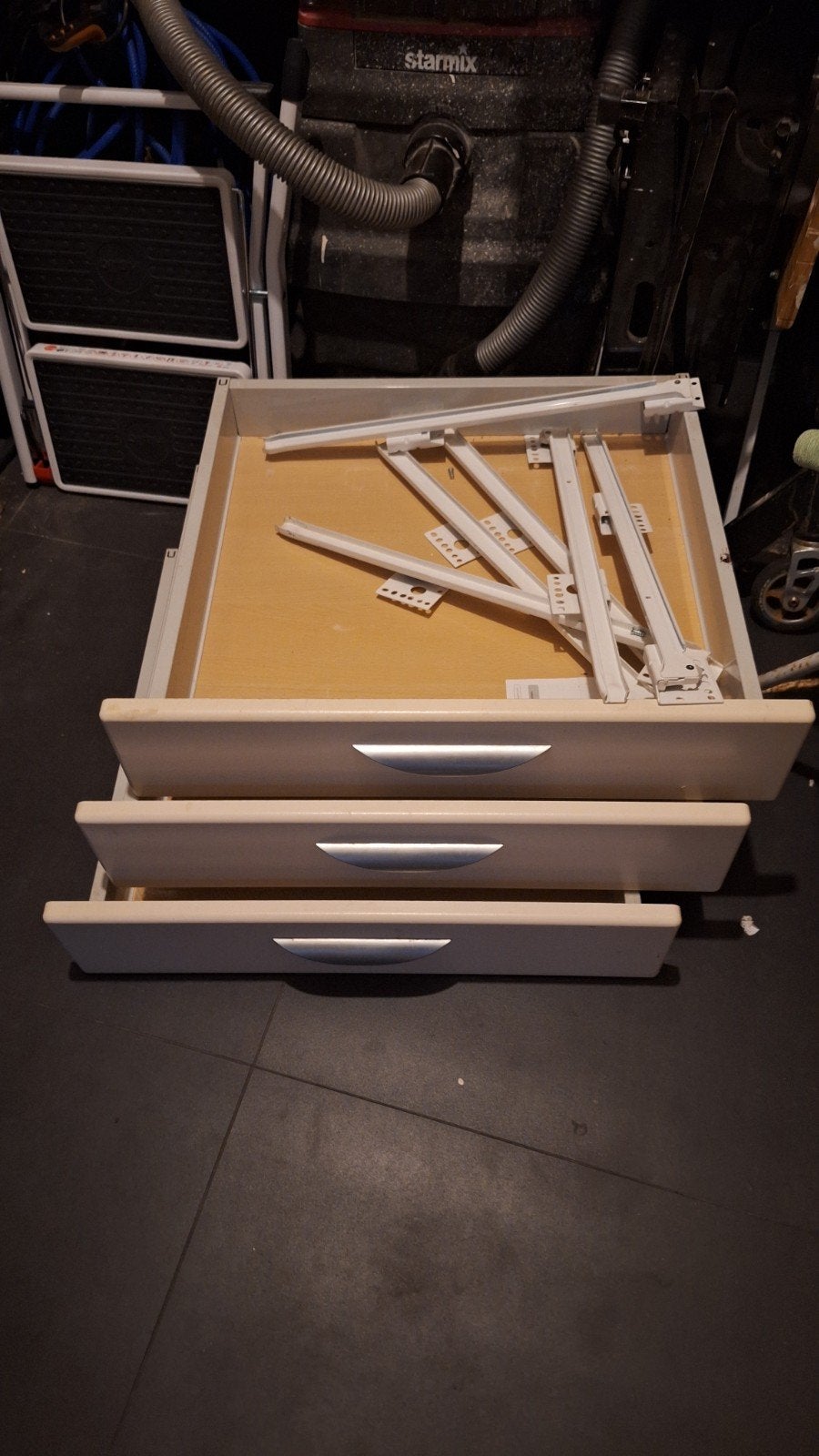2 lades met geleiders, Gebruikt, 50 tot 100 cm, 3 of 4 laden, Minder dan 100 cm