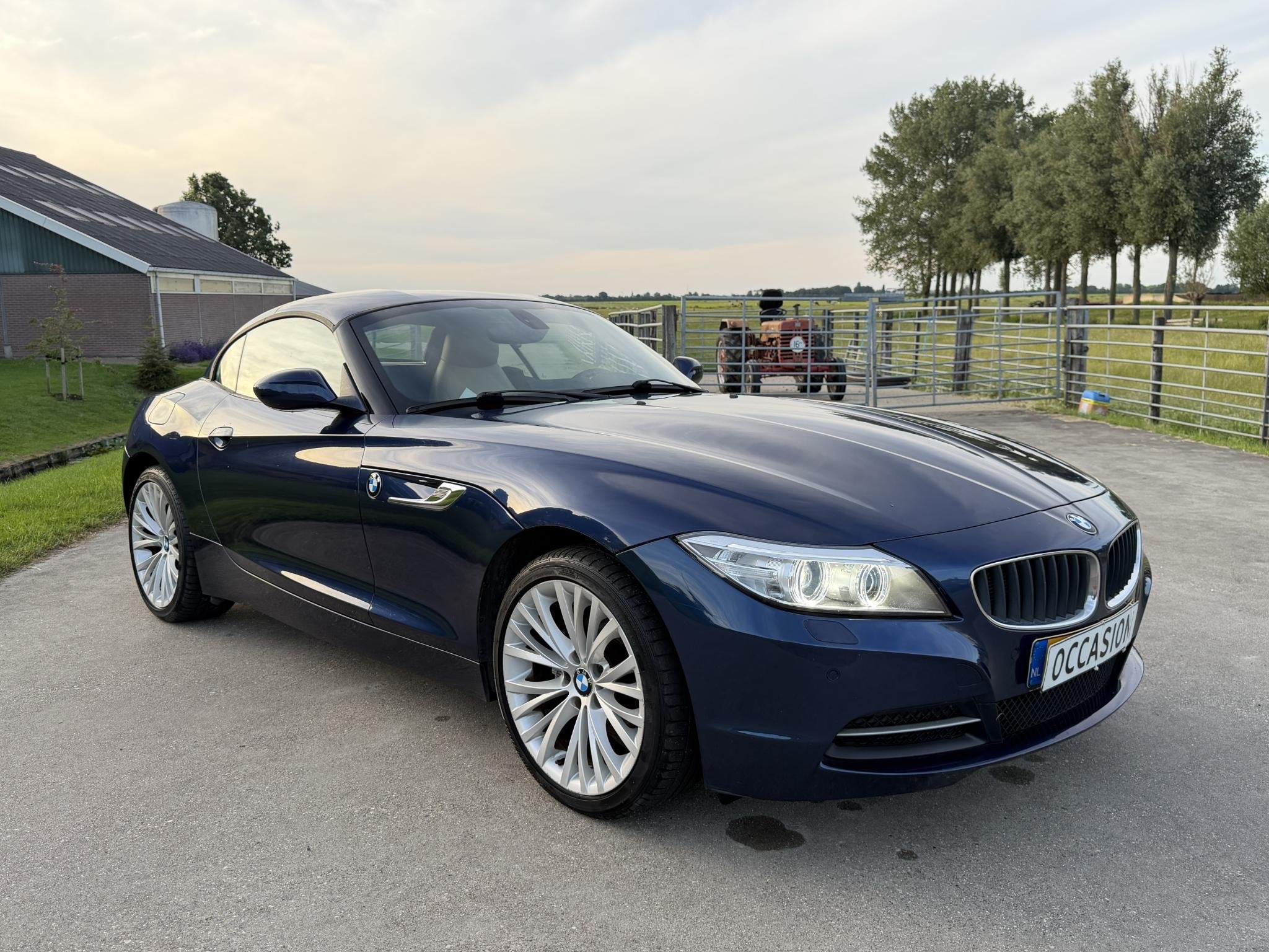 BMW Z4 Roadster sDrive18i LEER | CRUISE | NL-AUTO | LED | KE, Auto's, BMW, Gebruikt, Cabriolet, Blauw, Origineel Nederlands