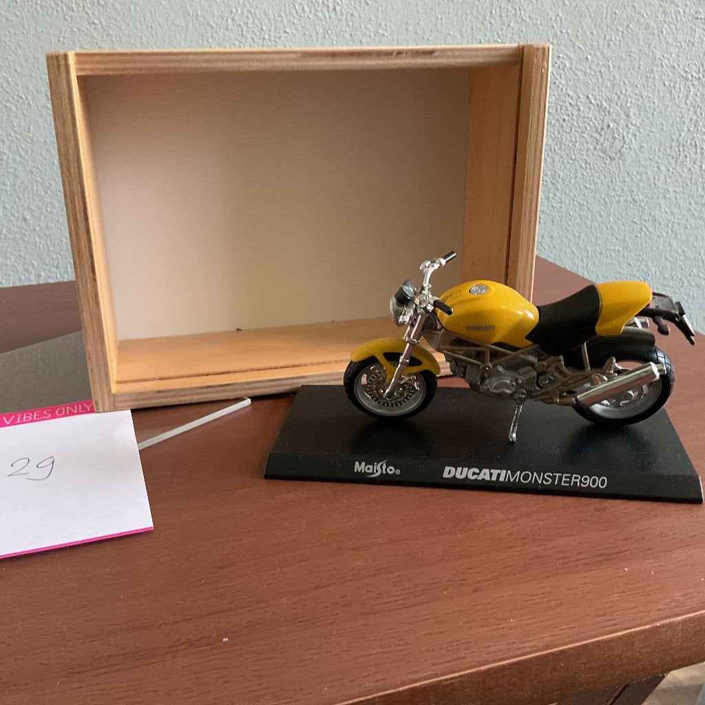 Maisto Ducati Monster 900 (29), Ophalen of Verzenden, Zo goed als nieuw