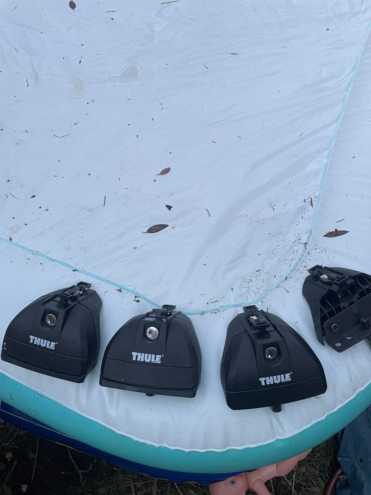 Thule dakdrager voetenset met sleutel, Auto diversen, Dakdragers, Ophalen of Verzenden, Gebruikt