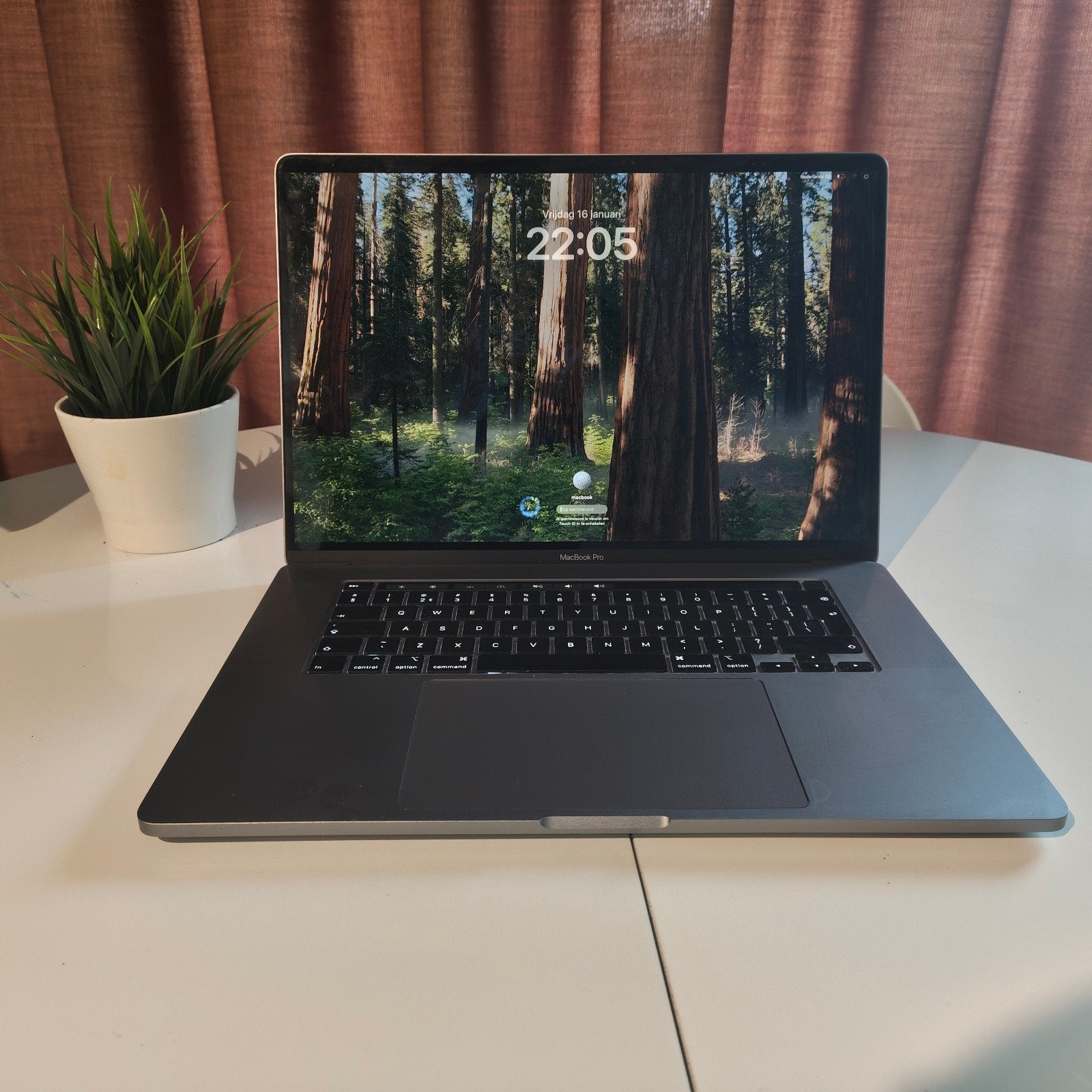 MacBook Pro 16 inch (2019), 32GB RAM, 1TB SSD, Zo goed als n, Computers en Software, MacBook Pro, 1 TB of meer, 2 tot 3 Ghz, Ophalen of Verzenden