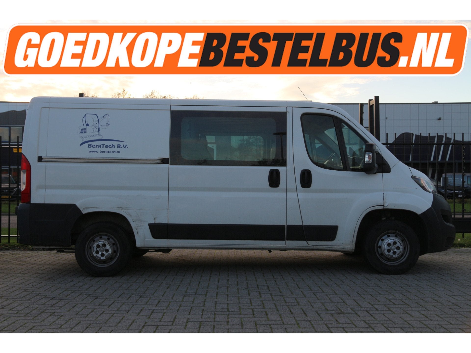 Peugeot Boxer 2.2 BlueHDi 140 / DC / L2H1 / 2x Schuifdeur /, Voorwielaandrijving, Stof, Gebruikt, Euro 6
