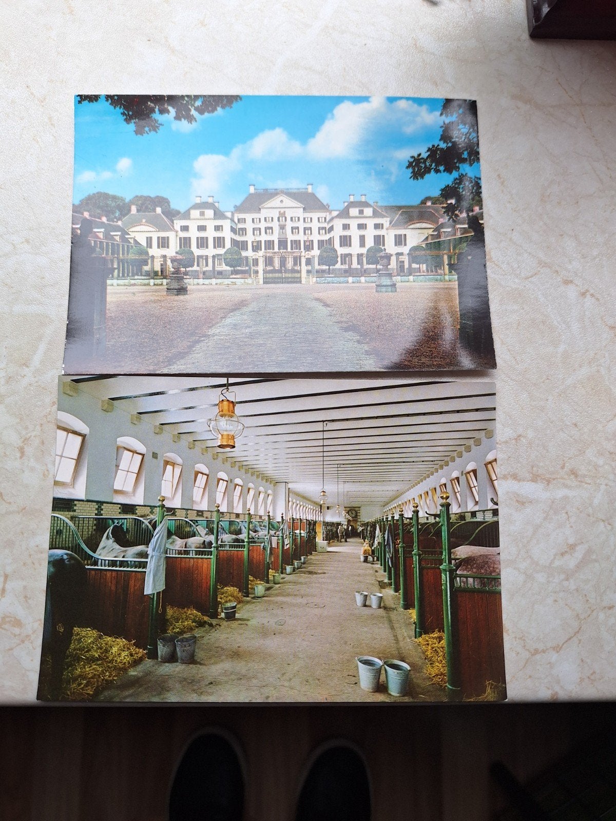 Ansichtkaarten Paleis Het Loo & Koninklijke Stallen, Ophalen of Verzenden, 1960 tot 1980, Gelopen, Gelderland