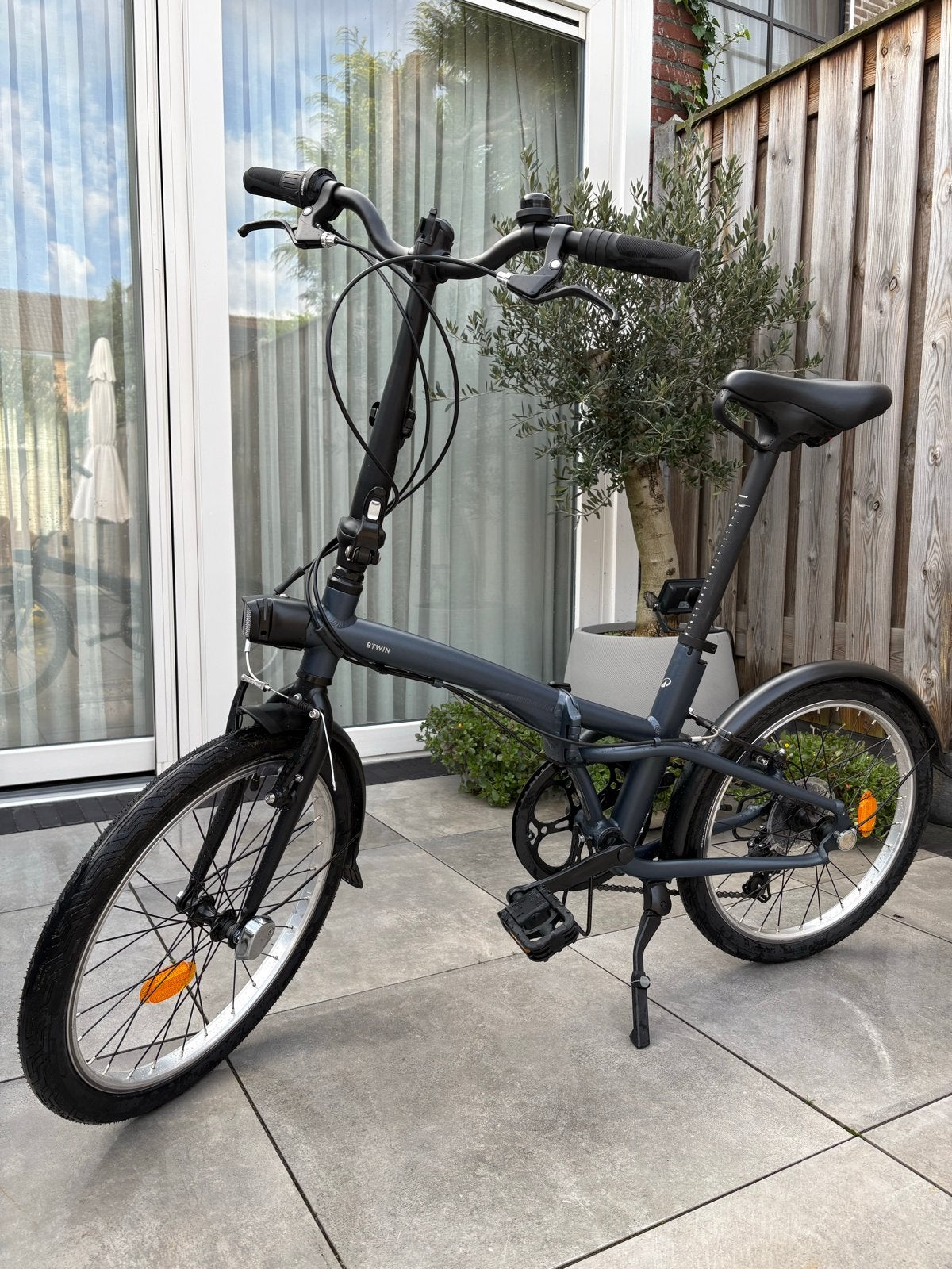 BTWIN Vouwfiets FOLD 500 Donkerblauw - Nieuwstaat, Fietsen en Brommers, 20 inch of meer, Versnellingen, Zo goed als nieuw, Totaal opvouwbaar