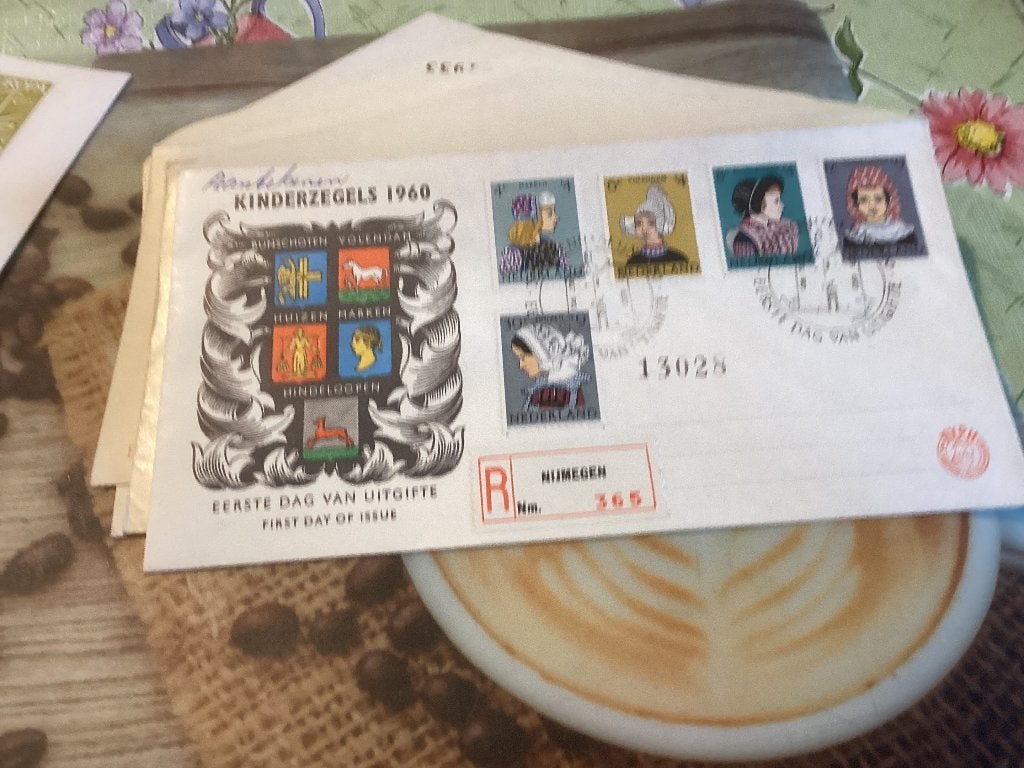 No4350 E46 aangetekend Nijmegen gewist adres Heb ook Neder, Postzegels en Munten, Ophalen of Verzenden, Beschreven, Nederland