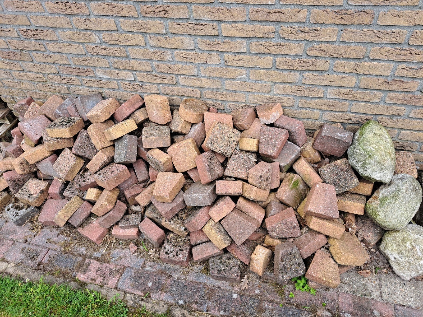 Gebruikte terrastegels/klinkers - diverse kleuren GRATIS, Tuin en Terras, Grind, Keien en Split, Ophalen, Overige materialen, Gebruikt