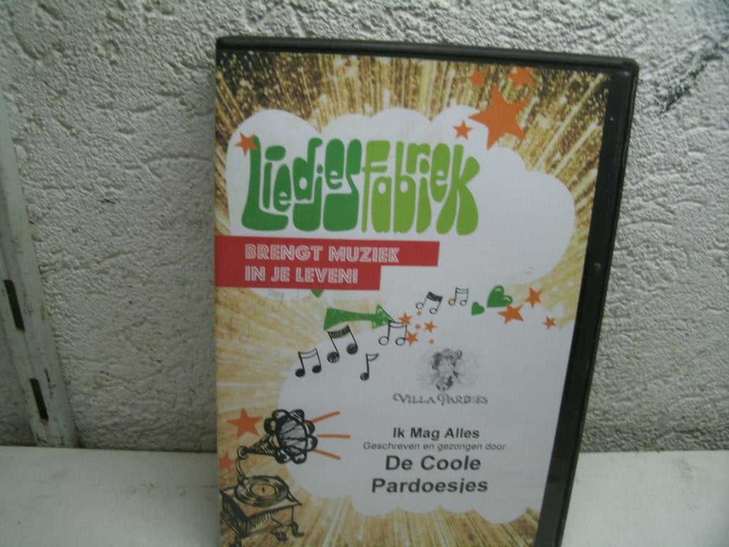 dvd 260k liedjes fabriek de coole pardoesjes, Alle leeftijden, Ophalen of Verzenden, Zo goed als nieuw