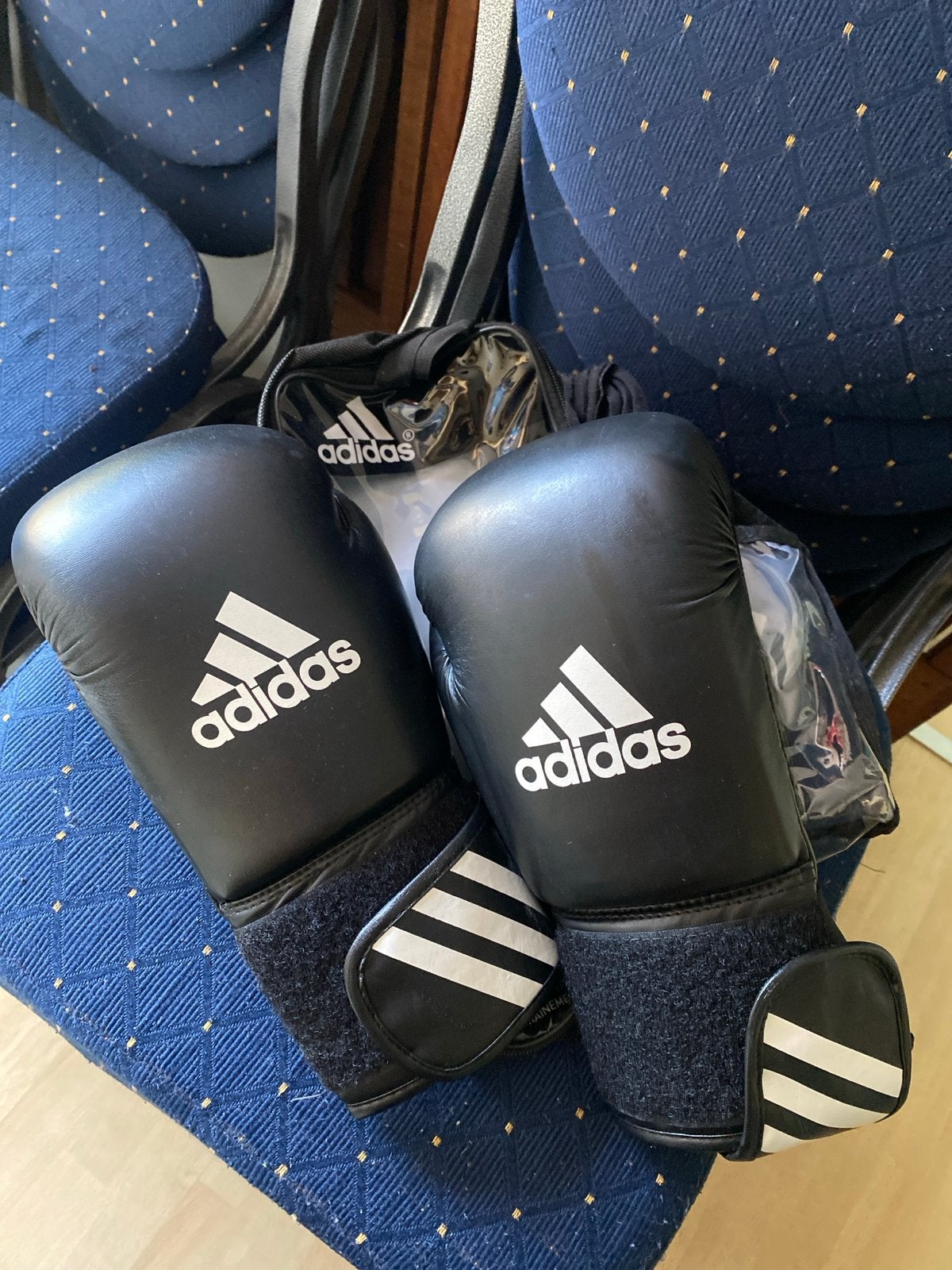 Adidas bokshandschoenen 10oz, Ophalen, Gebruikt, Bokshandschoenen