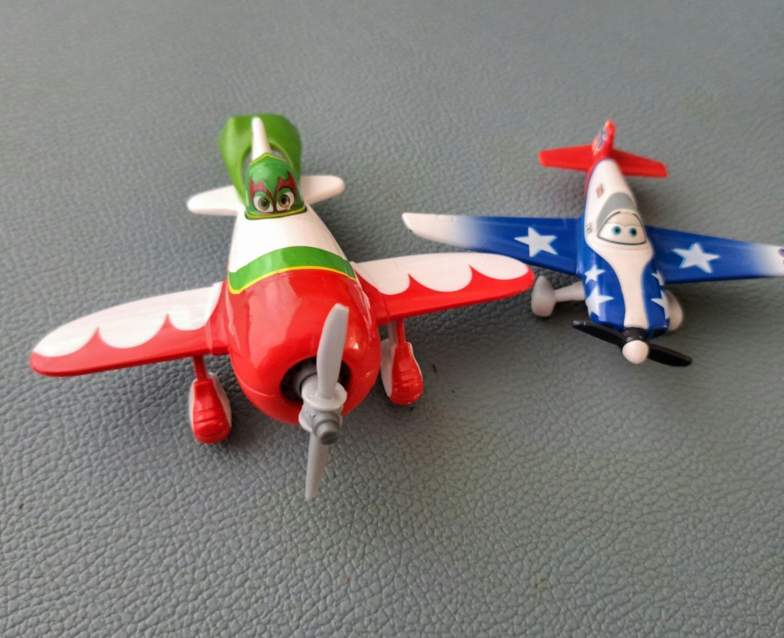 Disney Planes Dusty en El Chupacabra speelgoedvliegtuigen, Ophalen of Verzenden, Zo goed als nieuw