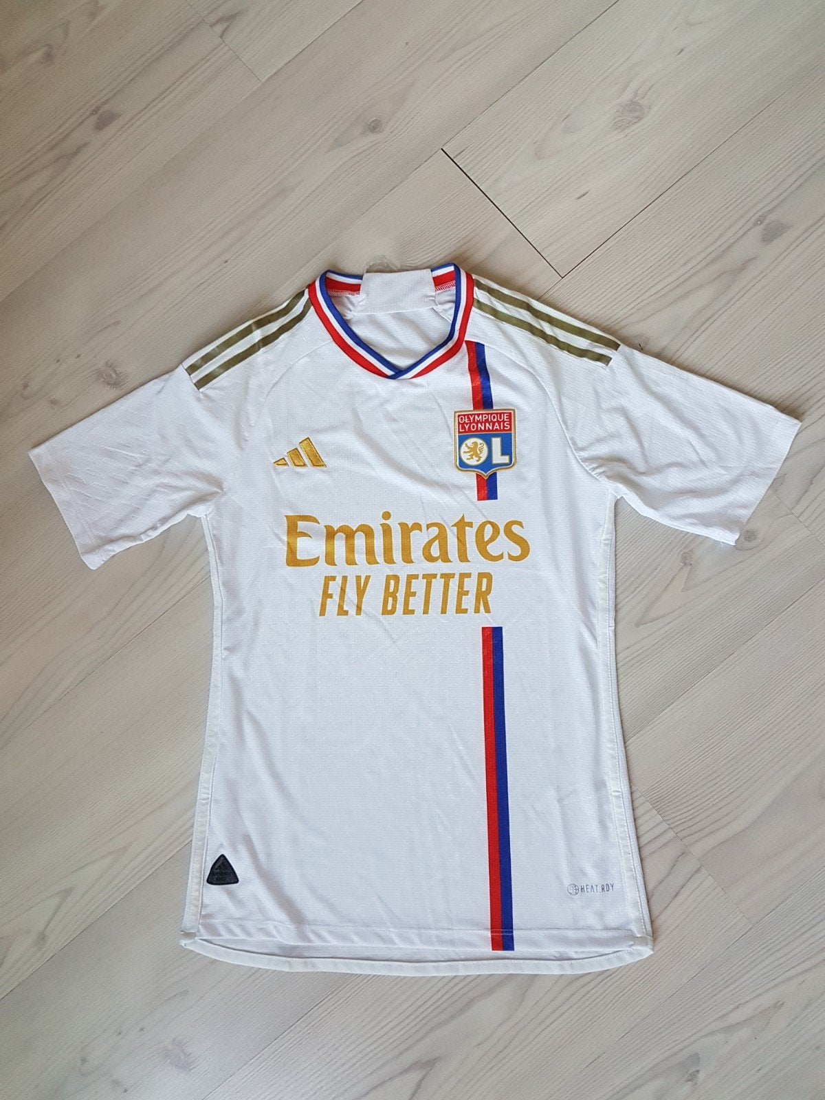 Olympique Lyon voetbalshirt in maat small, Maat XS of kleiner, Ophalen of Verzenden, Zo goed als nieuw, Shirt