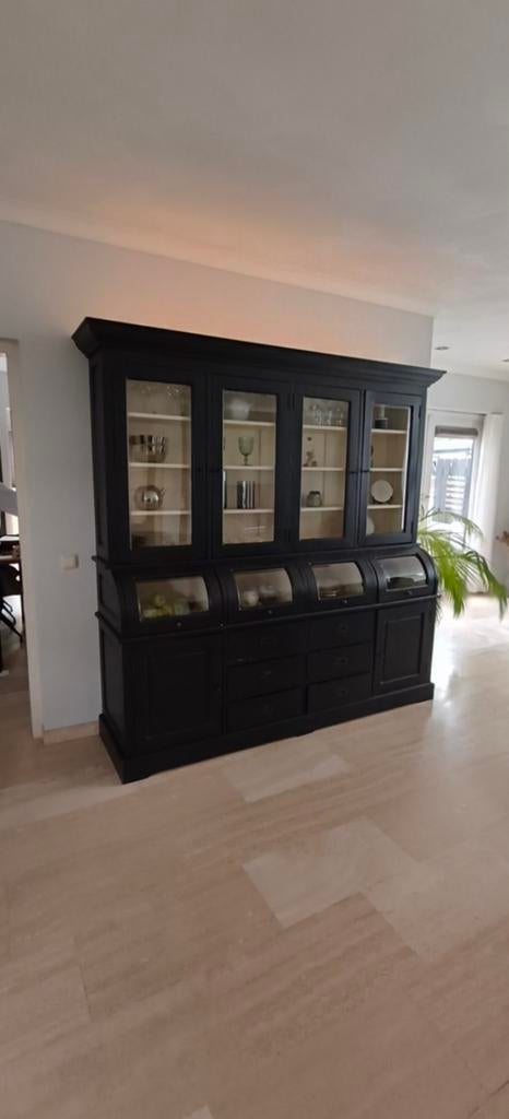 Grote zwarte kast met vitrine en lades, 204x210cm, Ophalen, Met deur(en), Zo goed als nieuw, 200 cm of meer