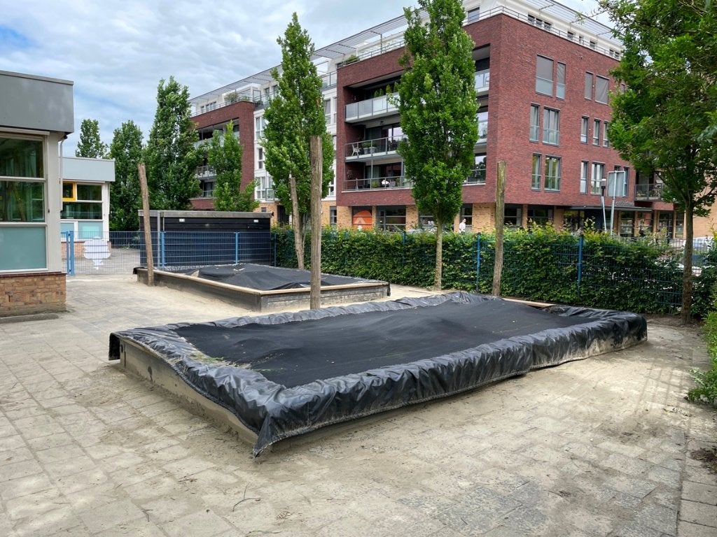 Zandbaknet verzwaard met ketting, Ophalen, Gebruikt, Zandbak
