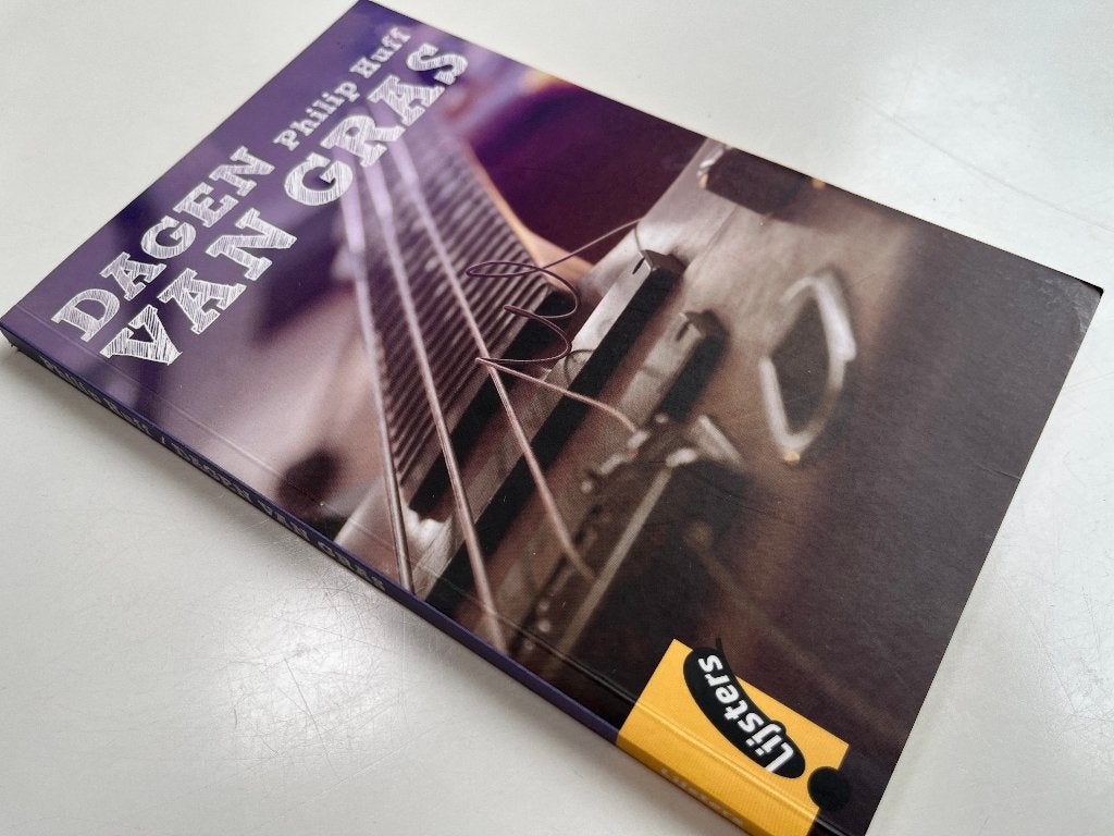 Dagen van gras - Philip Huff, Boeken, Philip Huff, Ophalen of Verzenden, Zo goed als nieuw, Nederland
