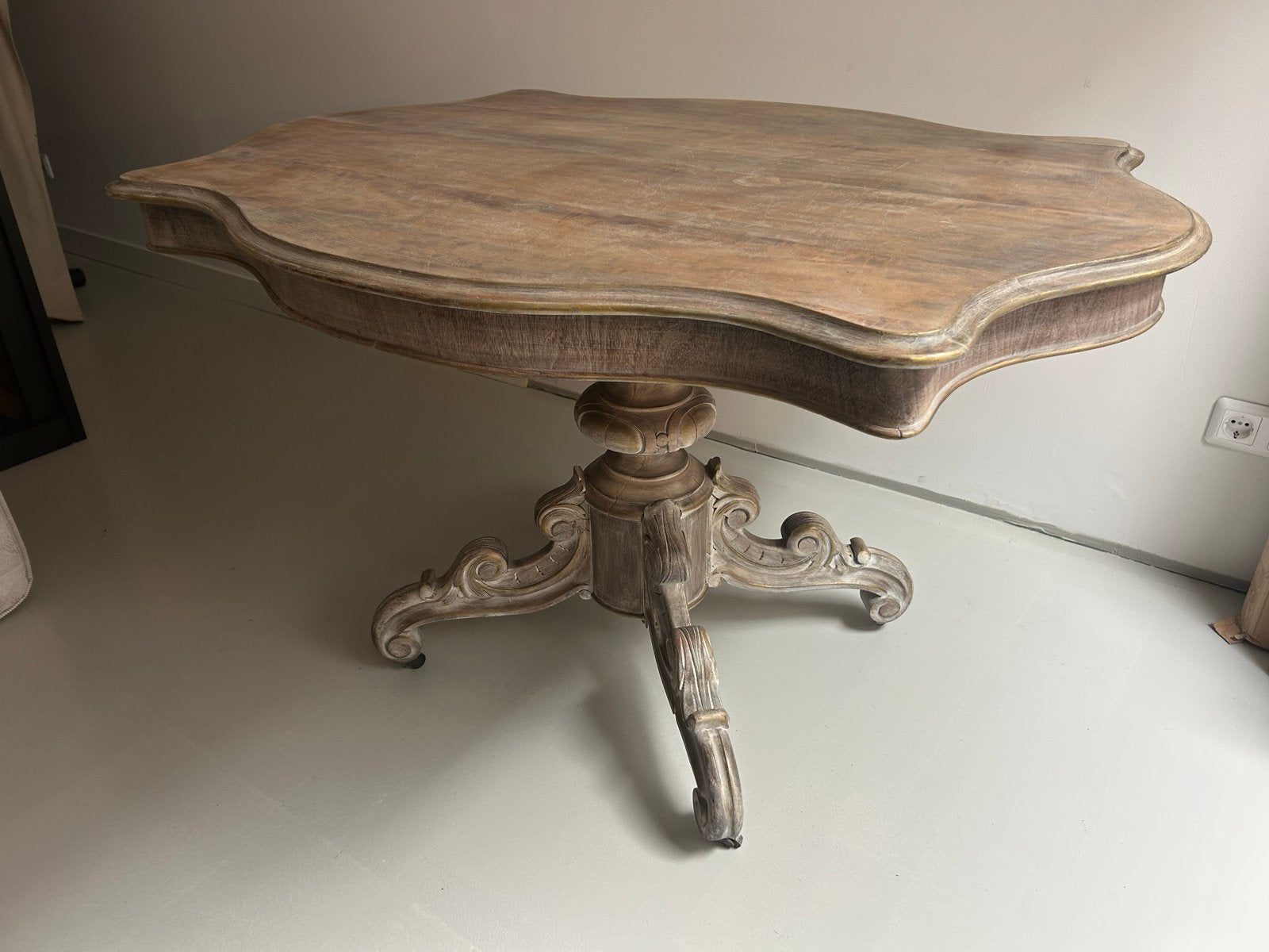 Tafel biedermeijwr - Hoogte 75cm, Lengte 125cm, Breedte 95cm, Ophalen