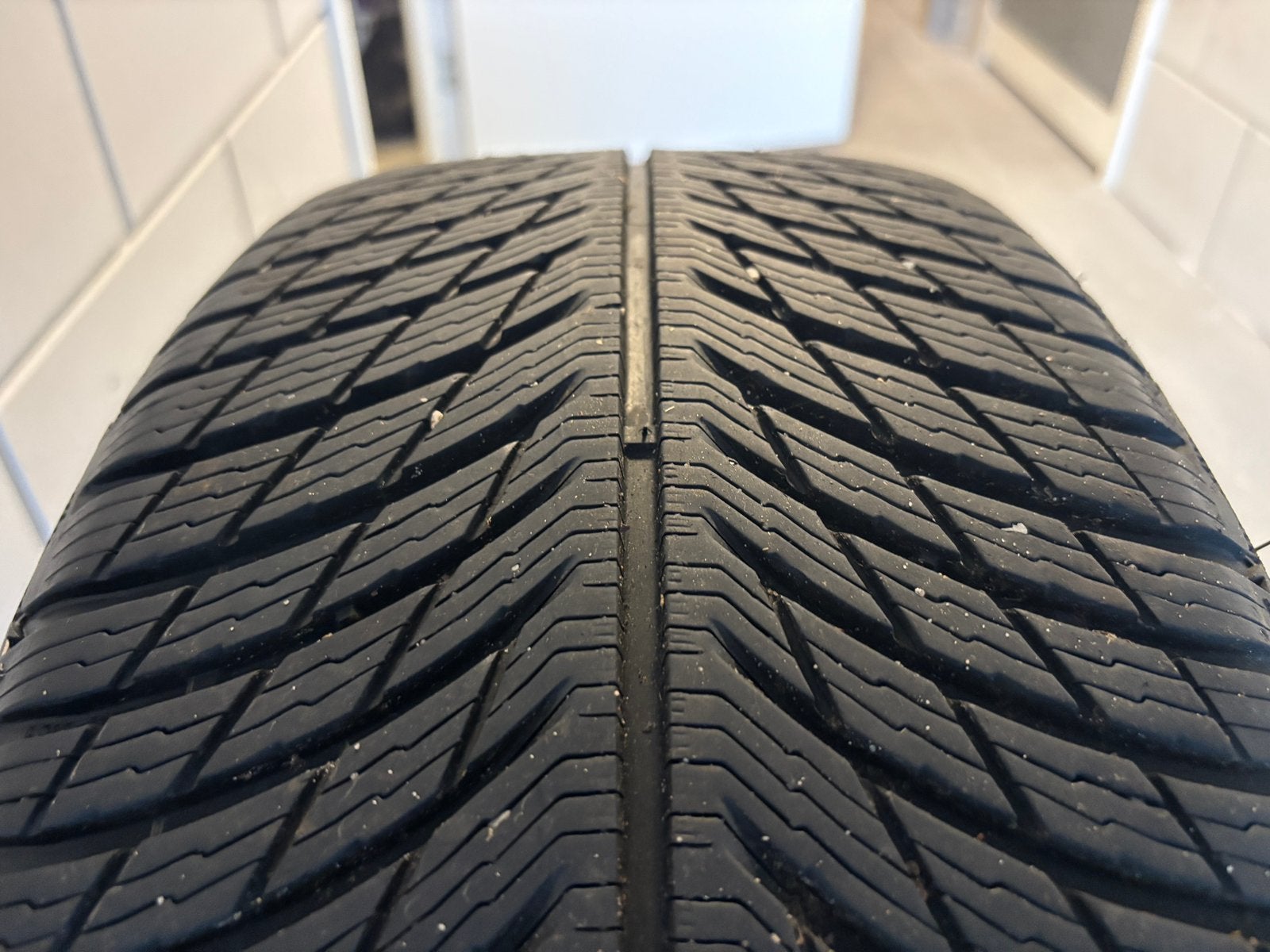 4 winterbanden maat 235/45 R20, 2 sets van 2 banden., Ophalen of Verzenden, Gebruikt