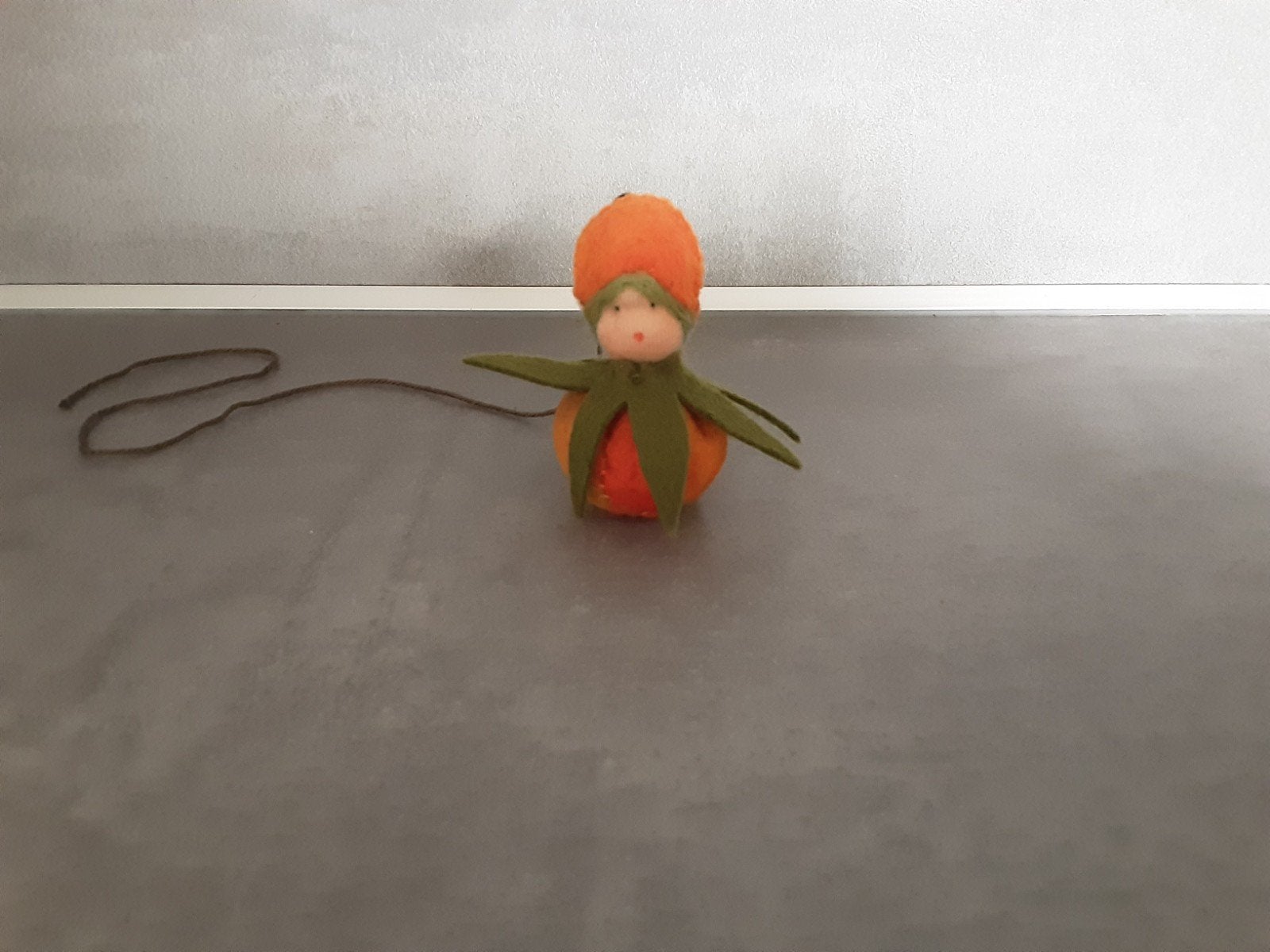 rozenbottelpopje, Hobby en Vrije tijd, Vilt, Ophalen of Verzenden, Nieuw, Figuurtje(s)