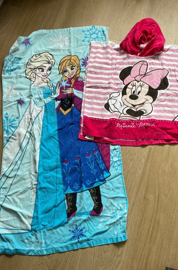 Elsa en Anna handdoek en Minnie handdoek poncho, Meisje, One size, Nieuw, Ophalen of Verzenden