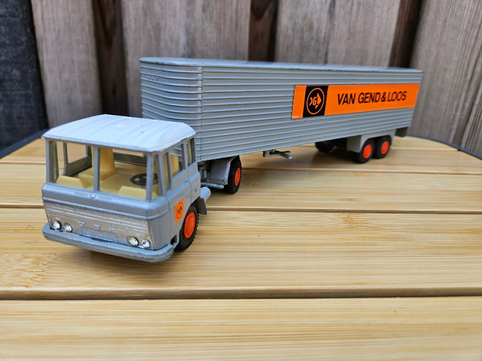 Lion Car DAF 2600 Van Gend & Loos Eurotrailer 1:50, Ophalen of Verzenden, Zo goed als nieuw, Bus of Vrachtwagen, Lion Toys