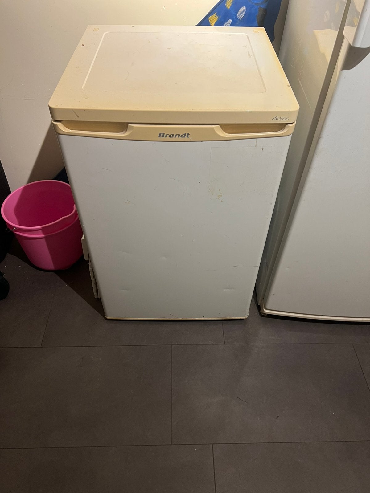 Koelkast tafelmodel merk Brandt, Ophalen, Minder dan 85 cm, ., Minder dan 75 liter