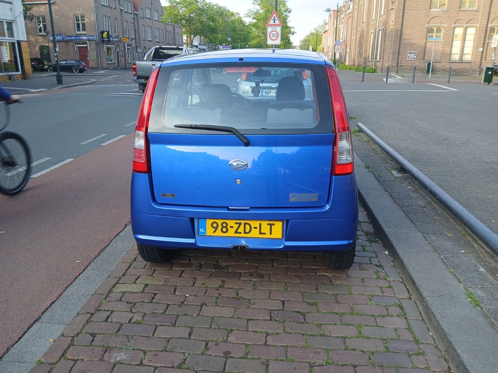 Daihatsu Cuore 1.0 3D 2008 Blauw NAP jaar apk, Auto's, Daihatsu, 600 kg, Zwart, 18 €/maand, Cuore