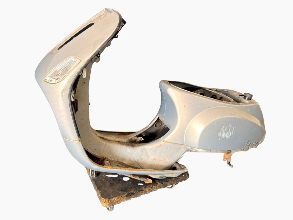 Frame + KENTEKEN LX 50 4T 2010-2013 (C38 2V EMEA 50cc) 2013, Fietsen en Brommers, Piaggio & C. SpA, Gebruikt, Customer_service@piaggio.com