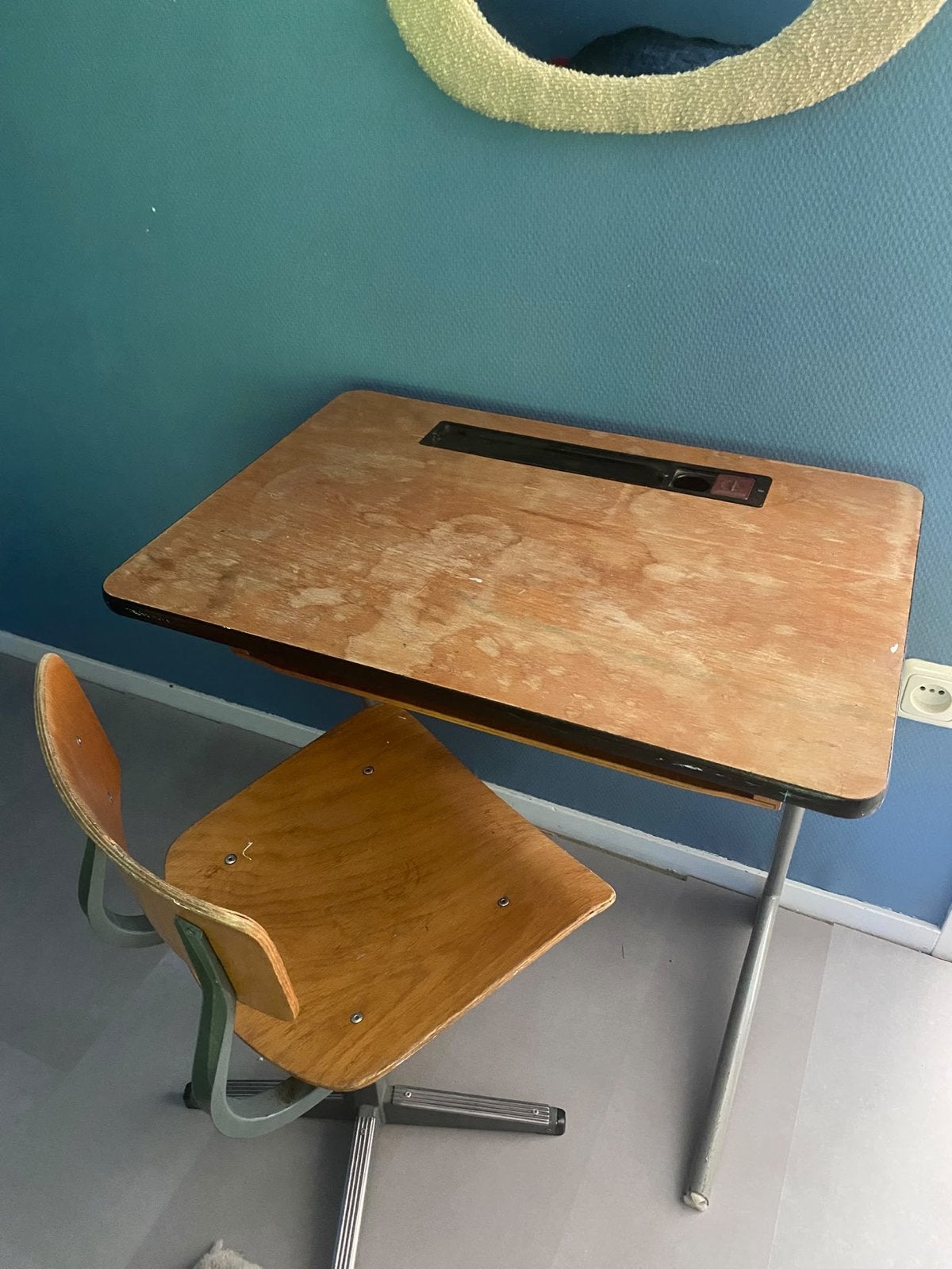 Vintage houten bureau met stoel - 60x42,5x65 cm, Ophalen, Opbergruimte, Gebruikt, Hout