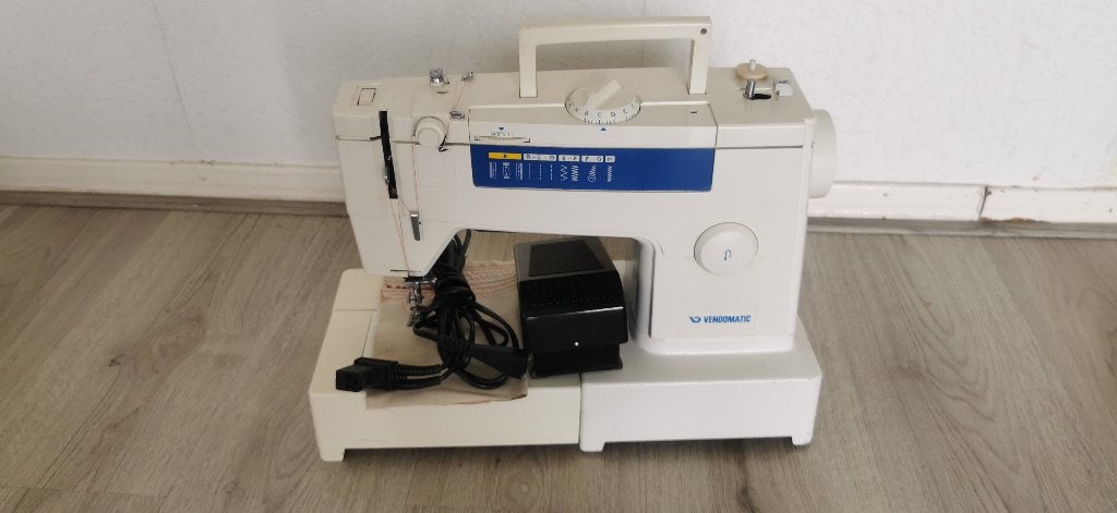 Naaimachine VENDOMATIC WVN95 werkt goed, Ophalen of Verzenden, Zo goed als nieuw, Naaimachine, Overige merken