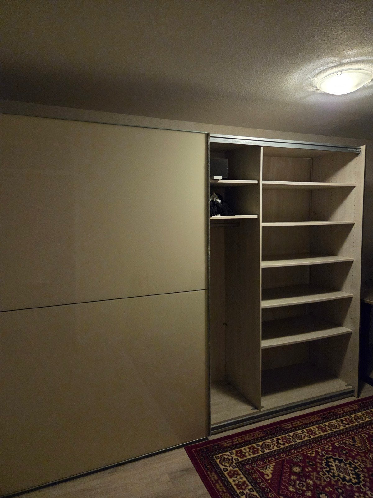 Mooie ruime licht beige kast, Huis en Inrichting, Ophalen, Gebruikt, 200 cm of meer, Meerdere deuren