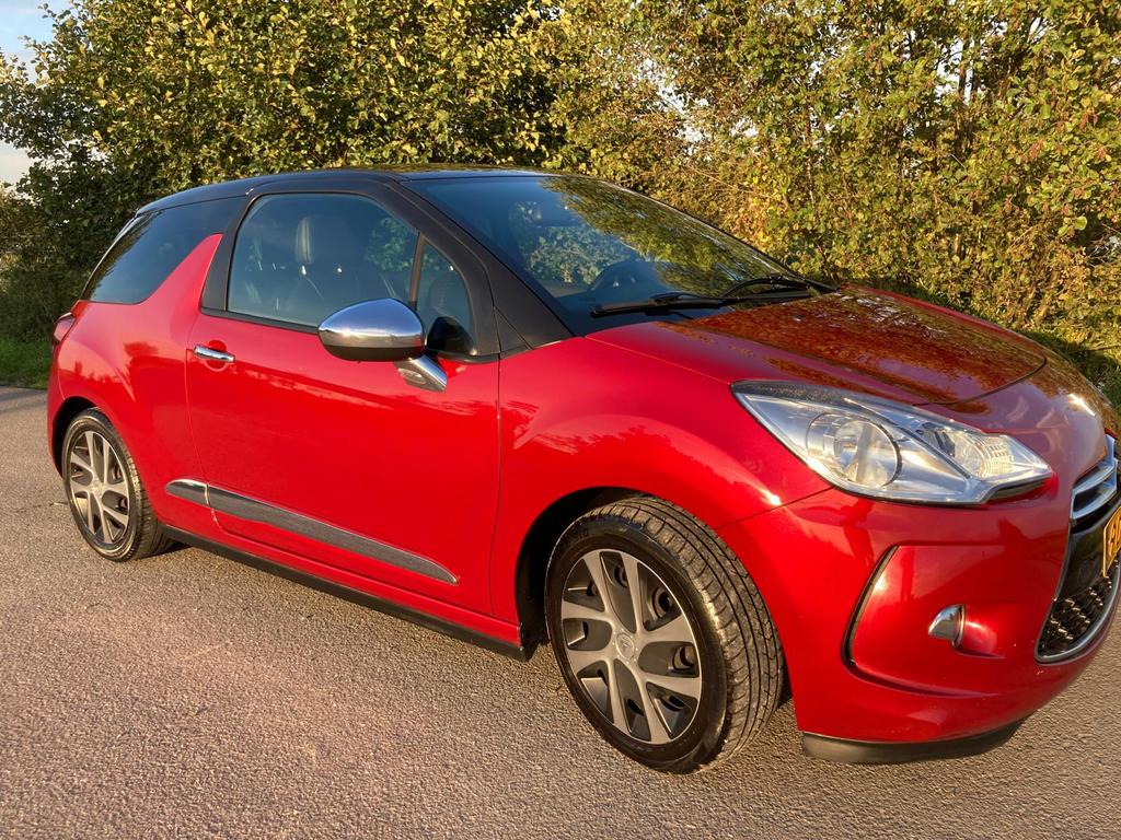 Citroën DS3 1.6 Hdif 2011 Rood, Auto's, Voorwielaandrijving, 28 km/l, 4 cilinders, Origineel Nederlands