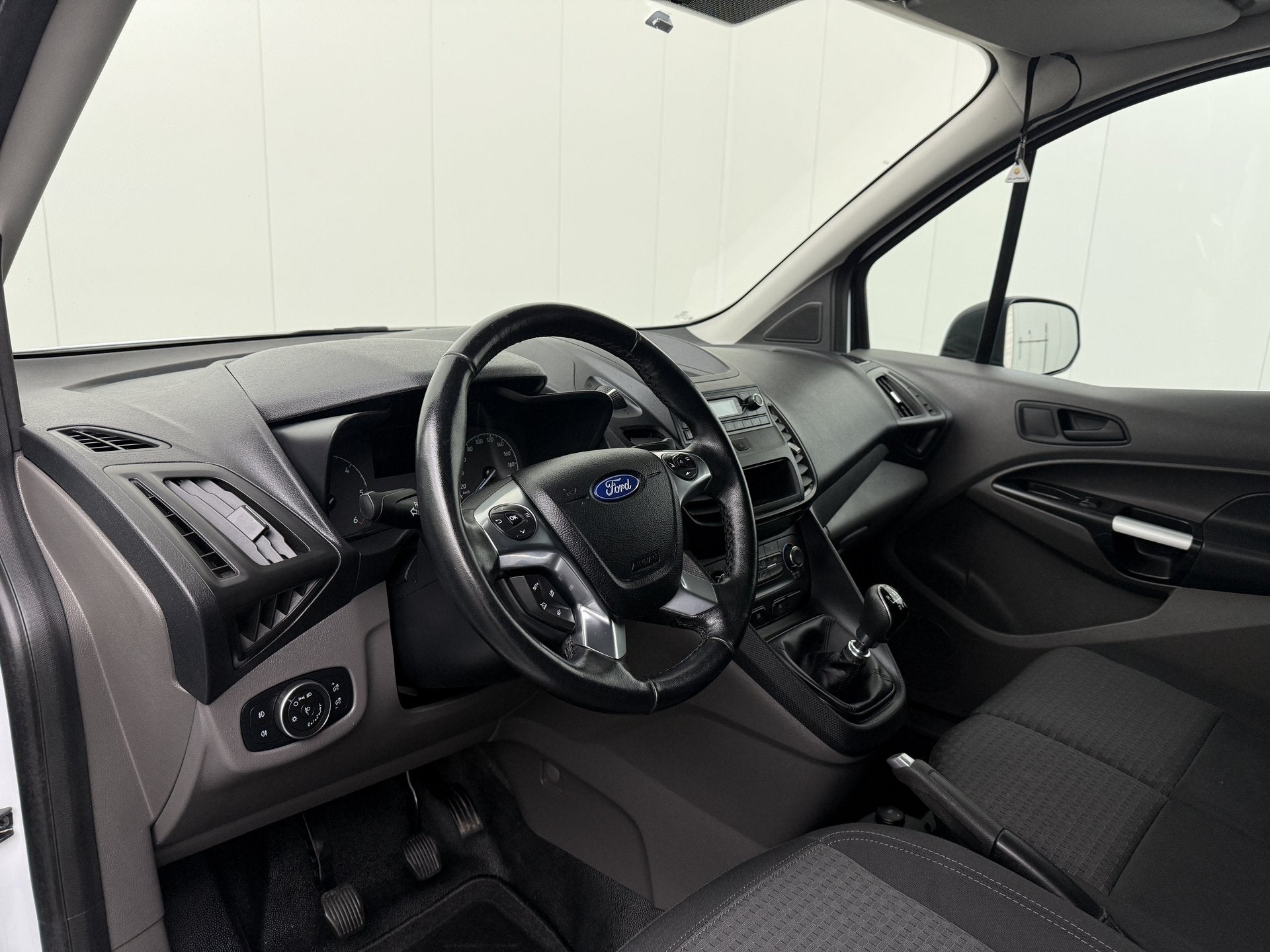 Ford Transit Connect 1.5TDCi 120PK Lang 3-Zits Business | Im, Voorwielaandrijving, Stof, Gebruikt, 4 cilinders