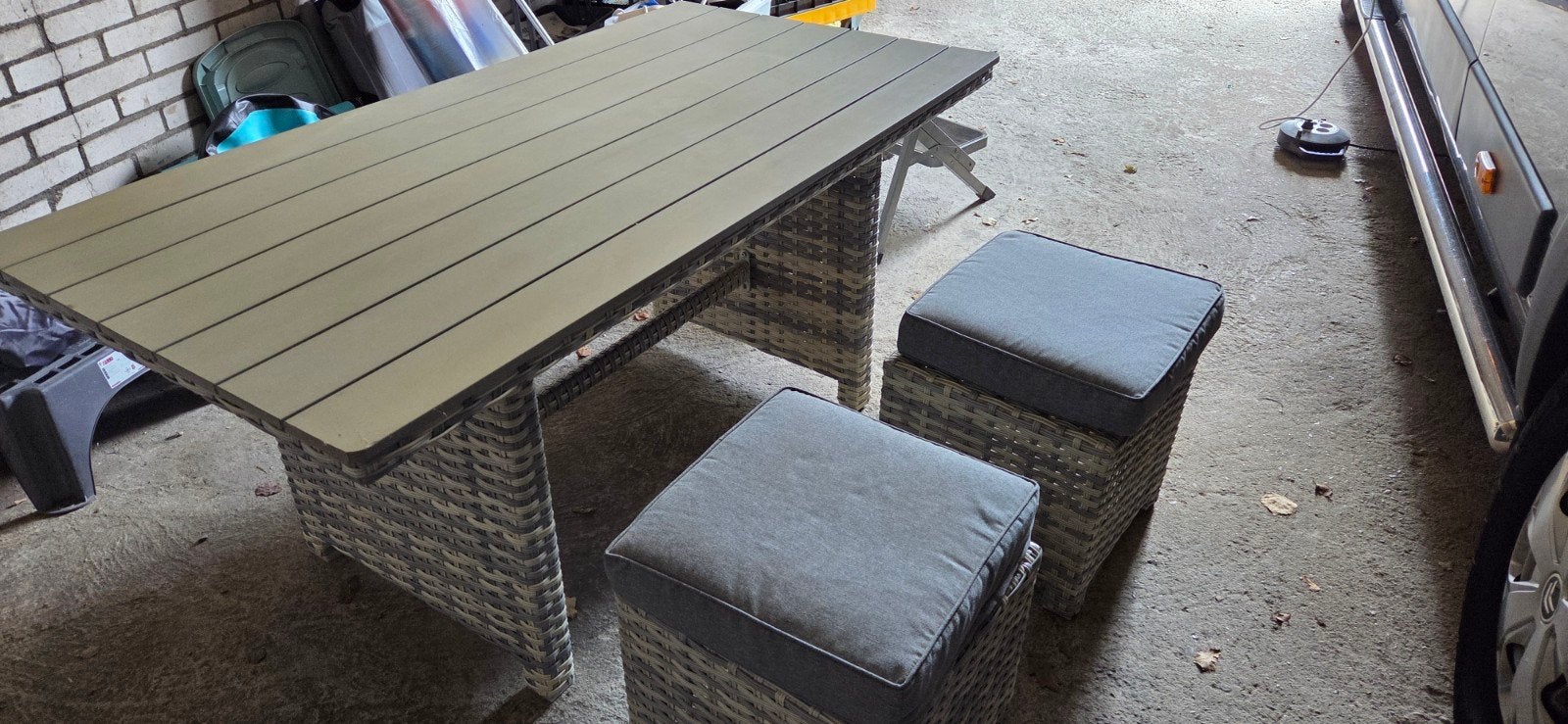 Mooie tuintafel met 2 x poef, Ophalen, Zo goed als nieuw