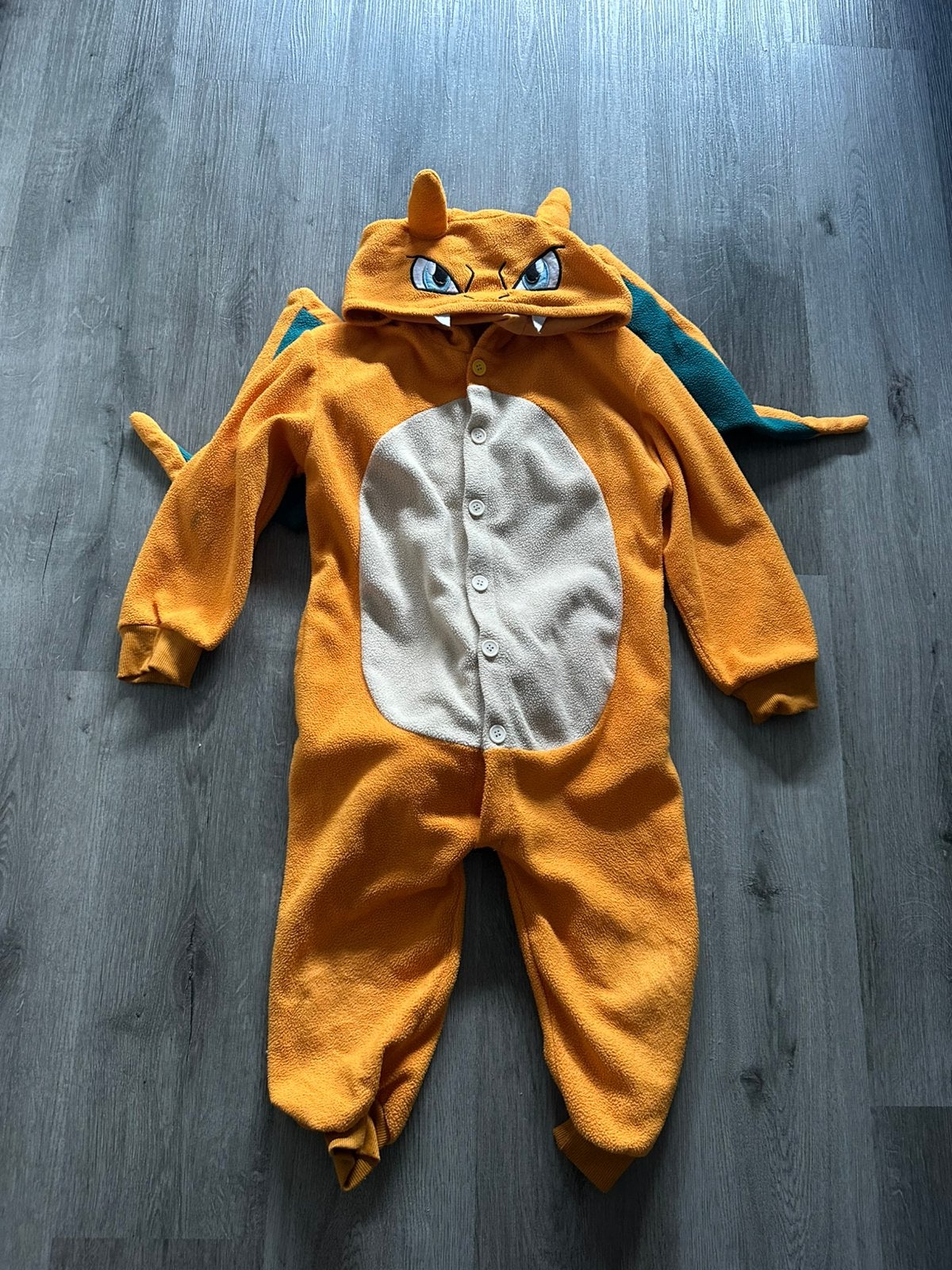 Pokemon Charizard onesie maat 110, Kinderen en Baby's, Carnavalskleding en Verkleedspullen, Ophalen of Verzenden, Gebruikt, 110 t/m 116