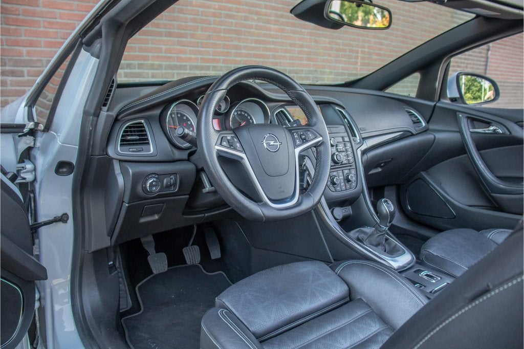 Opel Cascada 1.6 Turbo Cosmo, 116.000km NAP, Leder, Camera,, Voorwielaandrijving, Euro 5, Gebruikt, Zwart