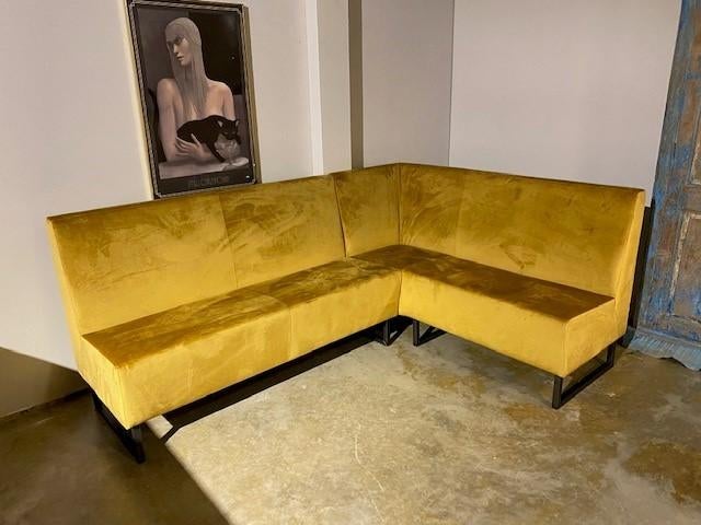 Olof eettafelhoekbank in velours stof nu Sale €1499,-, Huis en Inrichting, Stoelen, Ophalen, Overige kleuren, Nieuw, Stof