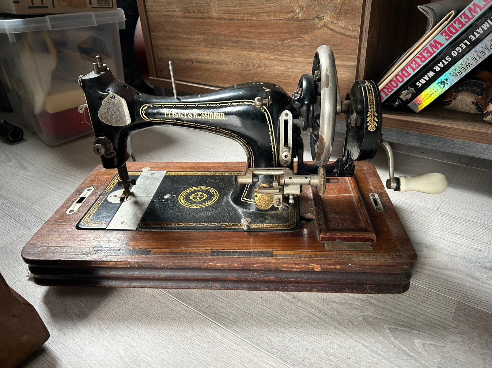 Naaimachine Frister & Rossmann, Ophalen