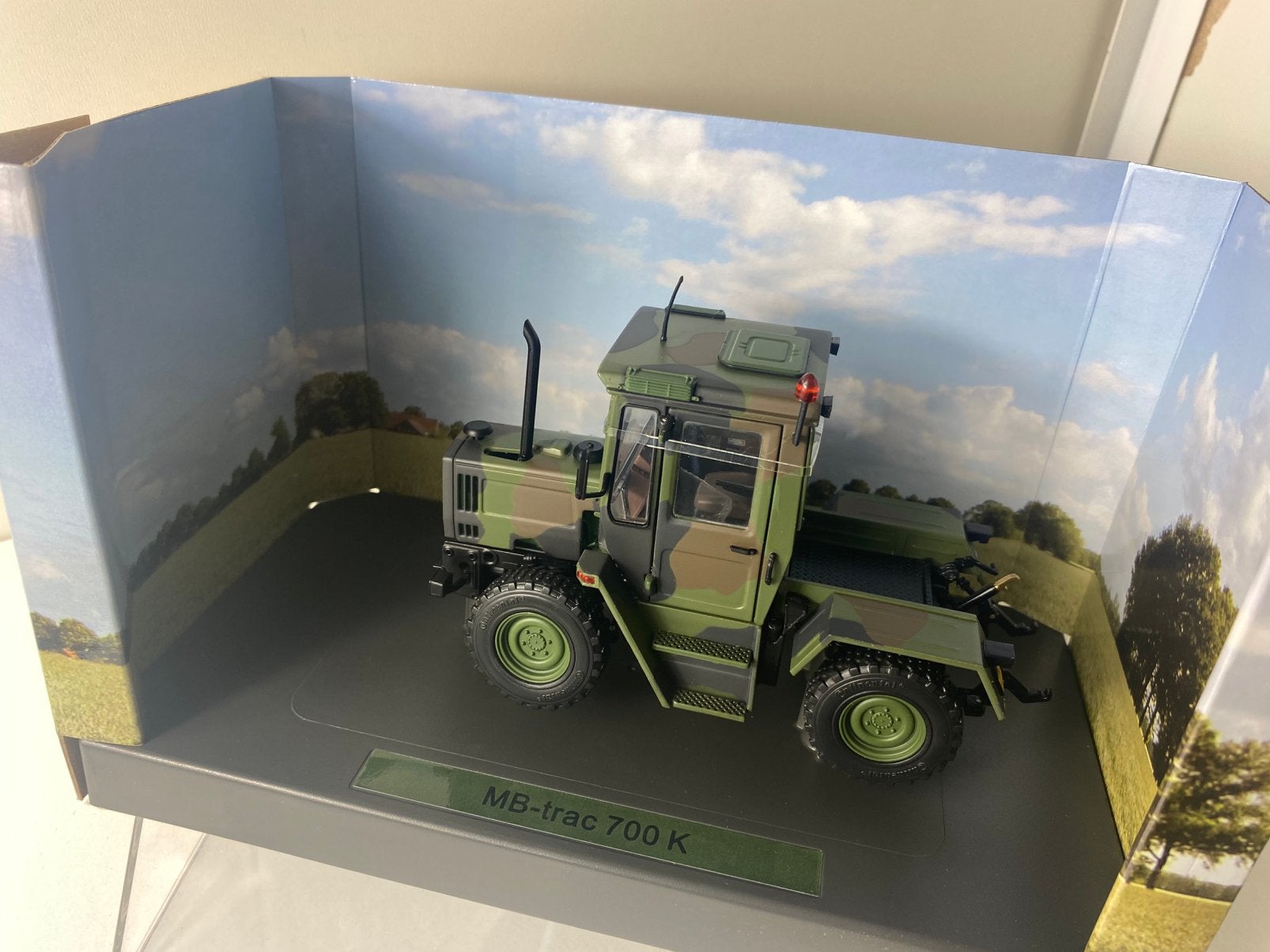 1:32 MB Trac 700 K “koninklijke luchtmacht” FLECHTARM, Ophalen of Verzenden, Nieuw, Tractor of Landbouw, Overige merken
