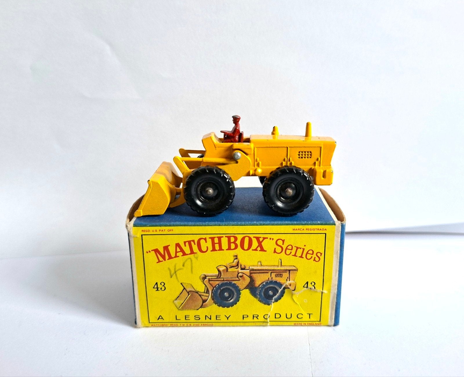 Matchbox 43 aveling barford tractor shovel, Hobby en Vrije tijd, Modelauto's | 1:87, Ophalen of Verzenden, Hijskraan, Tractor of Landbouw