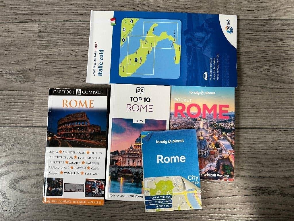Reisgids en kaart Rome/Zuid Italië, Gelezen, Europa, Ophalen of Verzenden, Reisgids of -boek