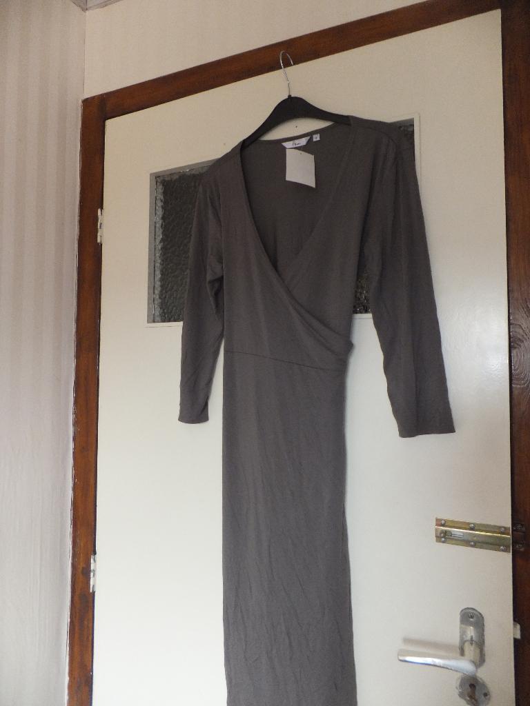 Mooie taupe overslag jurk nieuw met label van Miss Etam mt s, Bruin, Verzenden, Nieuw, Maat 36 (S)