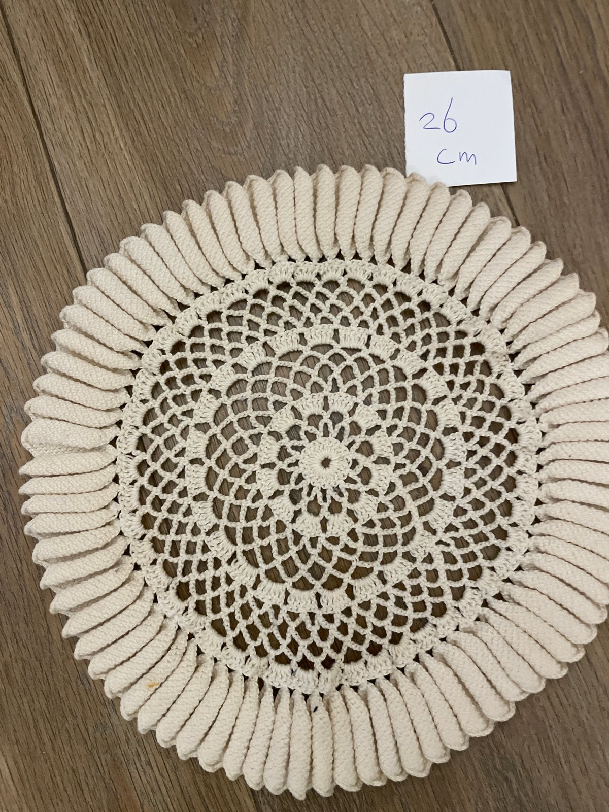 Handgemaakt gehaakt kleedje - 26 cm, Ophalen of Verzenden, Zo goed als nieuw, Overige typen
