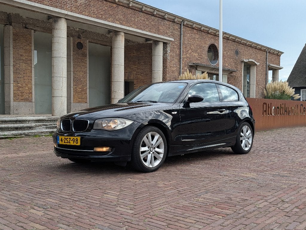 BMW 1-Serie 1.6 I 116 3DR 2007 Zwart, Achterwielaandrijving, 1599 cc, 4 cilinders, Zwart