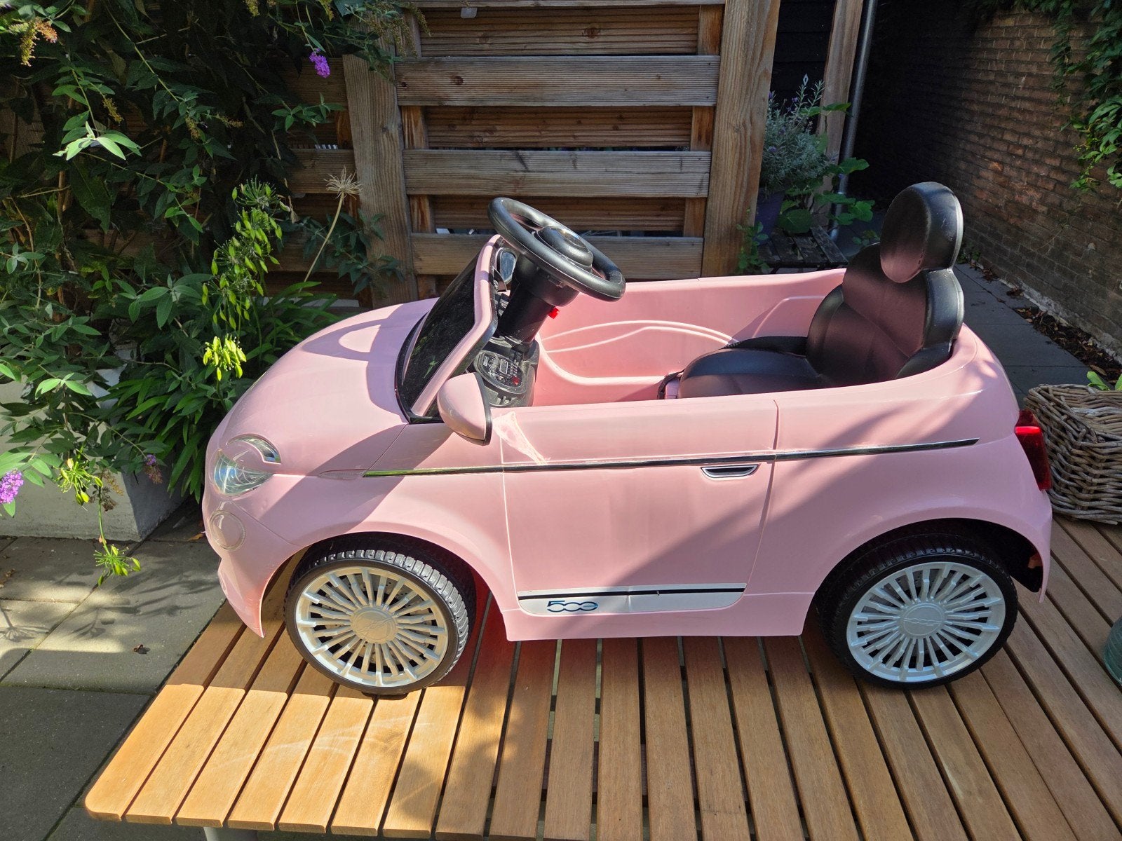 Roze Fiat 500 elektrische kinderauto, Zo goed als nieuw