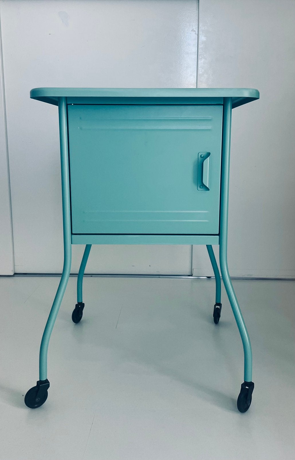 IKEA Vettte nachtkasje, Ophalen, Zo goed als nieuw, Metaal of Aluminium, Minder dan 45 cm