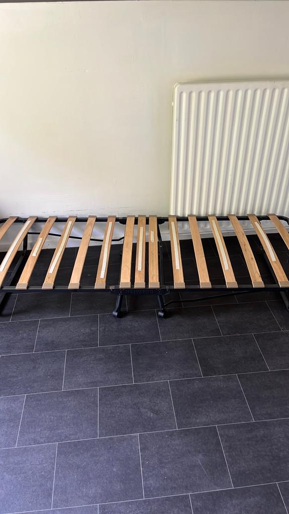 Bedframe foldable, Huis en Inrichting, 90 cm, Eenpersoons, Ophalen of Verzenden, Zo goed als nieuw